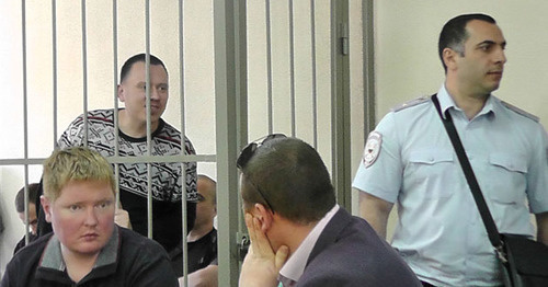 Warder of the Belorechenskaya penal colony in the courtroom, May 12, 2017. Photo by Anna Gritsevich for the 'Caucasian Knot'. 