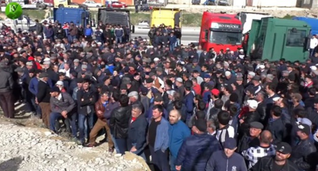 Dagestani truck drivers on strike. Screenshot of a video https://www.youtube.com/watch?v=2ZmC1wgowag