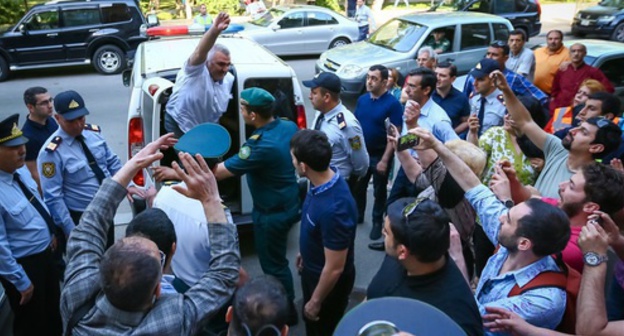 Afghan Mukhtarly was brought to Baku. Baku, May 31, 2017. Photo by Aziz Karimov for "Caucasian Knot"