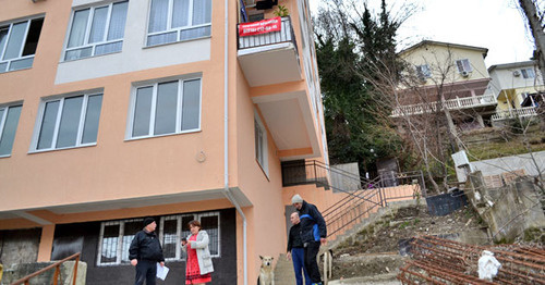 An apartment building in Poltavskaya Street. Sochi, February 2017. Photo by Svetlana Kravchenko for "Caucasian Knot"