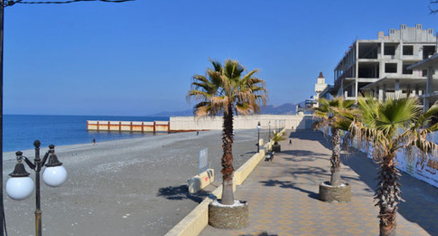 Beach near the State Residence 'Riviera-6', Sochi, 2017. Photo by Svetlana Kravchenko for the Caucasian Knot.