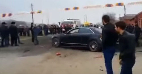 A man was shot dead in the central Nazran. Screenshot of the video on Youtube.com / СТО РУБЛЕЙ TV