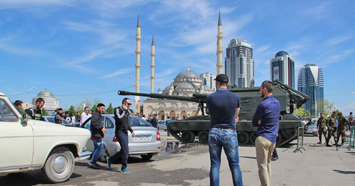 Grozny during May Day celebrations. Photo by Magomed Magomedov for the Caucasian Knot. 