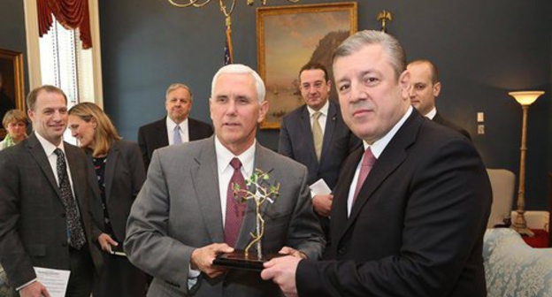 US Vice President Mike Pence and Georgian Prime Minister Giorgi Kvirikashvili. Photo: © Giorgi Kvirikashvili. https://sputnik-georgia.ru/politics/20170731/236821911/Nachalsja-vizit-vice-prezidenta-SShA-v-Gruziju.html