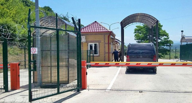 Check point at South Ossetia-Georgia border. Photo: © Sputnik / Наталья Айриян