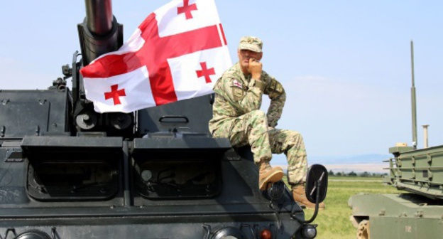 A NATO soldier at the military exercises "Noble Partner-2017", photo by Inna Kukudjanova for "Caucasian Knot"