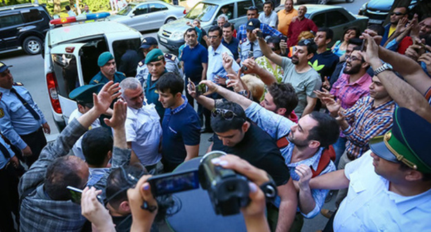 Arrest of journalist Afghan Mukhtarly. Photo by Aziz Karimov for the Caucasian Knot.