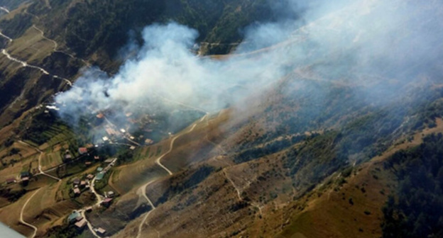 Fire in the Dagestani village of Mokok. August 21, 2016. Photo by the press service of the Russian MfE for the Republic of Dagestan