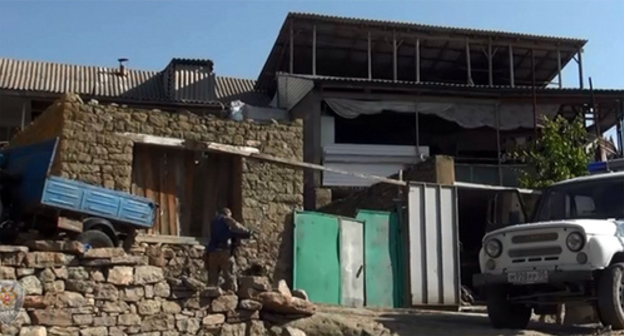 Law enforcers in a mountain village. Photo http://nac.gov.ru/kontrterroristicheskie-operacii/v-dagestane-v-rezultate-kto-neytralizovan-glavar.html