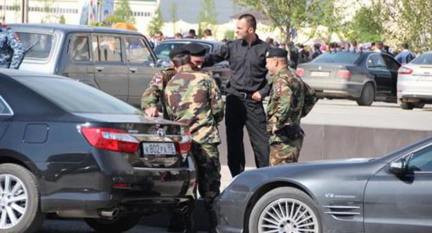 Law enforcers. Grozny. Photo by Magomed Magomedov for "Caucasian Knot"