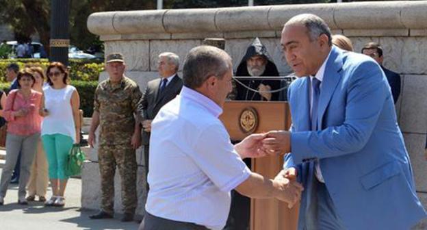 Arthur Varzhapetyan, a Russian businessman of Armenian origin, at the ceremony to hand over keys from minivans. Nagorno-Karabakh, Stepanakert. September 5, 2017. Photo by Alvard Grigoryan for "Caucasian Knot"