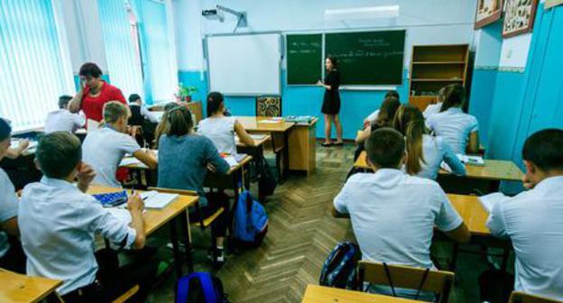 A lesson at school. Photo: Denis Yakovlev / Yugopolis