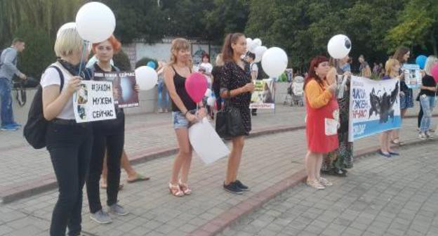 Participants of action "Law Is Needed Now" in Krasnodar, September 15, 2017. Photo by Natalia Dorokhina for the Caucasian Knot. 