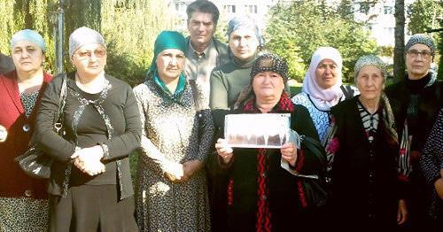 Relatives of the victims in the attack on Nalchik committed on October 13, 2005. KBR, Nalchik, October 2012. Photo by Anna Arsenyeva for the "Caucasian Knot"