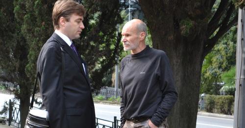 Konstantin Gudimov (right) and advocate Alexander Popkov. Photo by Svetlana Kravchenko for the Caucasian Knot. 