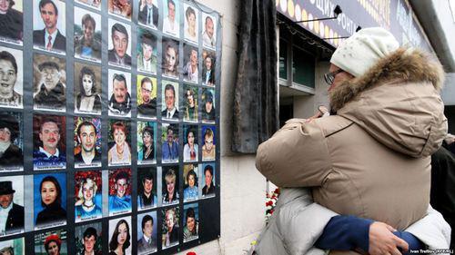 At the memorial to the victims of Dubrovka terror attack. Photo: RFE/RL