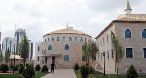 Hafiz school in Chechnya. Photo http://grozniy.novayaspravka.ru/novosti/shkoly-hafizov-chechni-priznany-luchshim.html