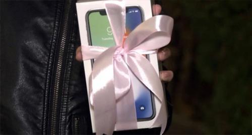 iPhone X received by Chechen schoolgirl from Ramzan Kadyrov. Photo: https://www.instagram.com/p/BbH6069HLky/?taken-by=kadyrov_95