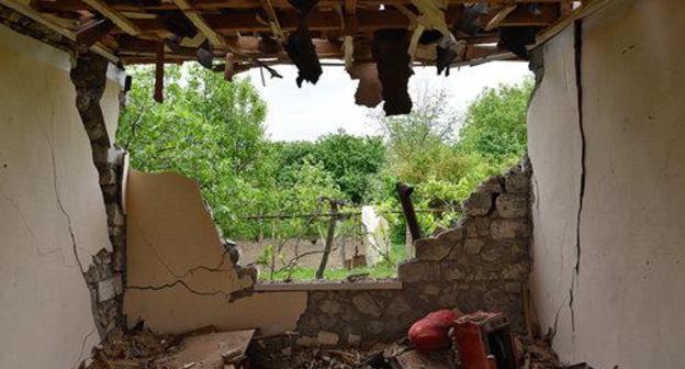 A destroyed house in the Agdam District of Azerbaijan. Photo https://ru.sputnik.az/karabakh/20171112/412717929/oborona-obstrel-front-azerbajdzhan-armenija.html