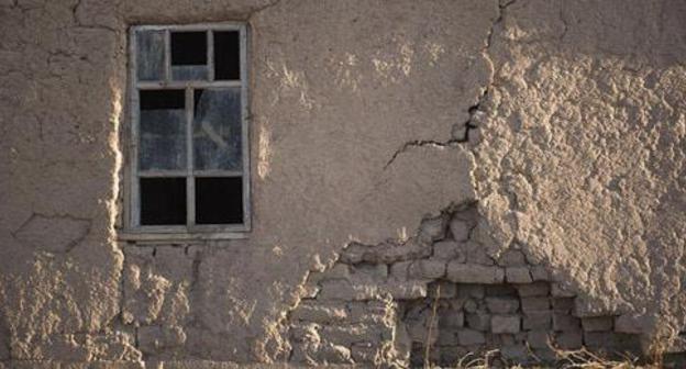 House damaged by the earthquake. Photo: Sputnik/Tabyldy Kadyrbekov