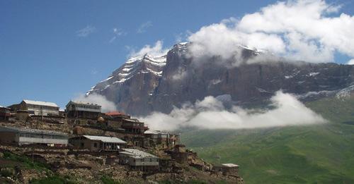 The village of Kurush in the Dokuzparin District of Dagestan. Photo http://flnka.ru/