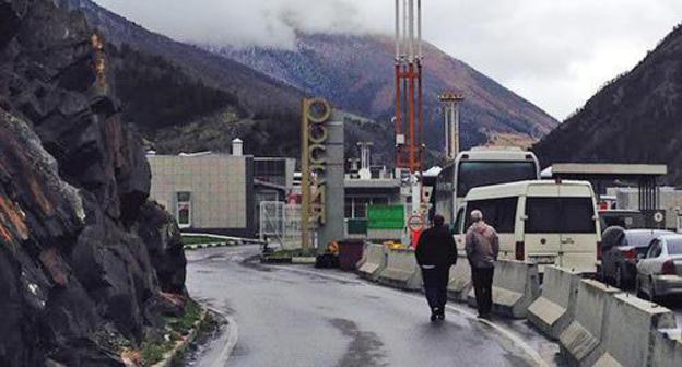 'Verkhny Lars' checkpoint at Georgia-Russia border. Photo by Akhmed Aldebirov for the Caucasian Knot. 