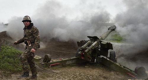 Soldier of Nagorno-Karabakh Defence Army, Mertakert. Photo: © Sputnik/ Асатур Есаянц,  https://ru.armeniasputnik.am/karabah/20171023/9155372/azerbajdzhan-obstrelyal-armyanskie-pozicii-raketami-spajk---video.html