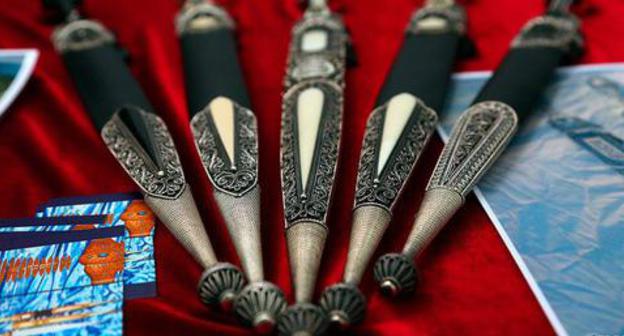 Chechen weapons masters' daggers exhibited at the Bladed Weapons International Festival "Dagger 2014". Nazran. Photo: the official website of the Chechen Government's Commission for Tourism http://www.chechentourism.ru