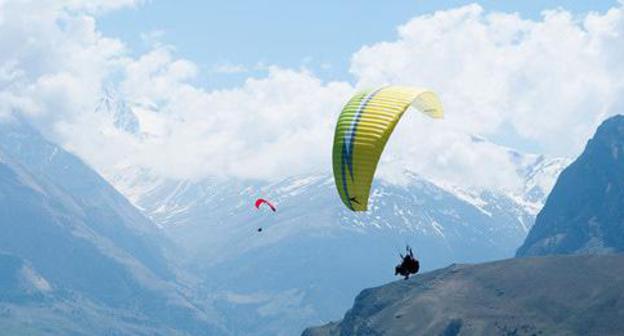 Paragliders in Kabardino-Balkaria. Photo by the press service of the government of Kabardino-Balkaria
http://pravitelstvo.kbr.ru