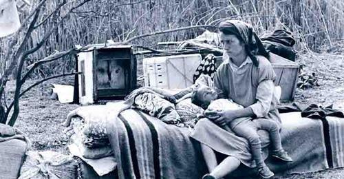 The internally displaced Azerbaijani residents from Karabakh. 1993. Photo: Oleg Litvin https://ru.wikipedia.org