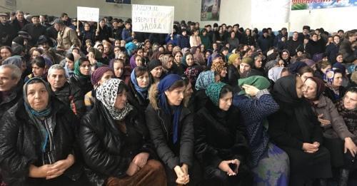 Paticipants of the protest action in the village of Berikei, Dagestan, December 22, 2017. Photo by Patimat Makhmudova for the Caucasian Knot. 