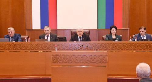 MPs at the session of the Dagestani Parliament. Photo http://www.nsrd.ru/