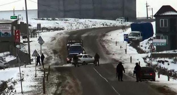 Law enforcers during operational activities. Photo by the press service of NAC, http://nac.gov.ru/kontrterroristicheskie-operacii/v-dagestane-v-rezultate-kto-neytralizovany-troe.html