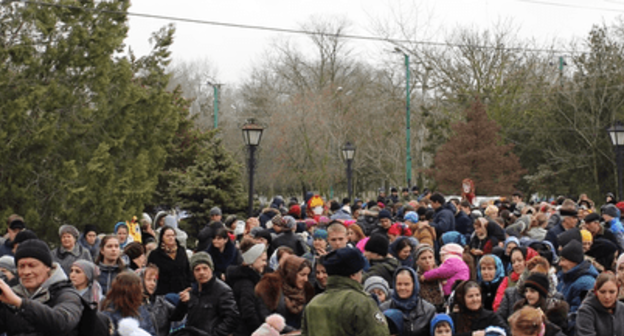 Residents of Kizlyar celebrate the "Maslenitsa" (Shrovetide). February 18, 2018. Photo: Kizlyar city administration http://mo-kizlyar.ru/informatsiya/novosti/4706-na-glavnoj-ploshchadi-kizlyara-ustroili-maslenichnyj-pir.html