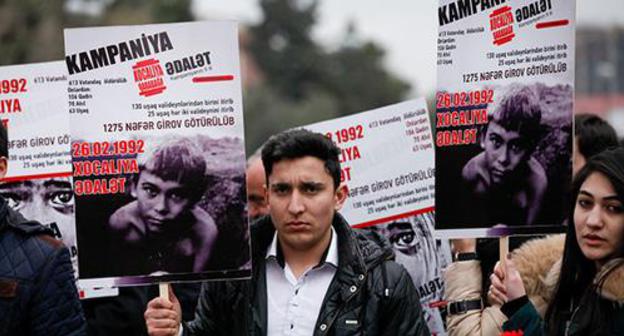 Azerbaijani residents come to the Memorial to the Khojaly victims in Khatai district of Baku, February 2015. Photo by Aziz Karimov for the Caucasian Knot. 