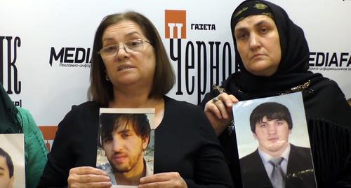 Mothers of disappeared residents of Kaspiysk, Makhachkala and Khasavyurt appeal to Russian President Vladimir Putin. Screenshot from video https://www.youtube.com/watch?time_continue=108&v=GtMDOV3Glqc