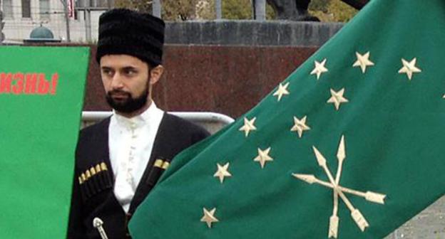 Aslan Khurai, organizer of pickets in support of Syrian Circassians. Photo by Oleg Krasnov for the Caucasian Knot. 