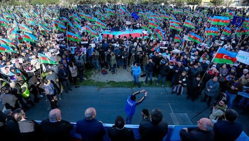 Portraits of political prisoners at opposition rally in Baku, March 31, 2018. Photo by Aziz Karimov for the Caucasian Knot. 