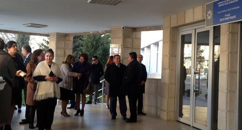 Voters wait for the opening of Polling Station No. 4 of the 15th Section o of the Yasamal First Constituency. Photo by Faik Medzhid for the Caucasian Knot