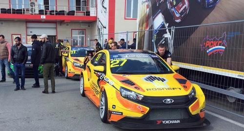 Cars and athletes who took part in  motor races. Photo by Pavel Chepurkov for the "Caucasian Knot"