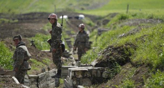 On the contact line in Nagorno-Karabakh. Photo: REUTERS/Staff