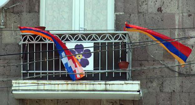 Symbol of Armenia Genocide, flags of Armenia and Nagorno-Karabakh. Photo by Alvard Grigoryan for the Caucasian Knot. 