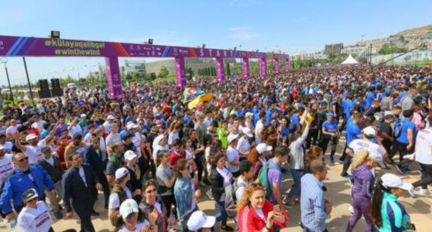 A marathon in support of orphans in Baku gathered more than 12,000 participants. Photo by Aziz Karimov for the "Caucasian Knot"