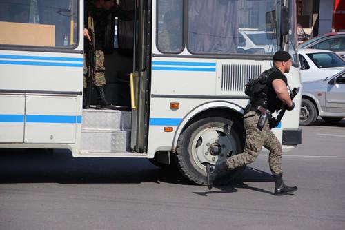 The police officers in Grozny. Photo by Magomed Magomedov for the "Caucasian Knot"