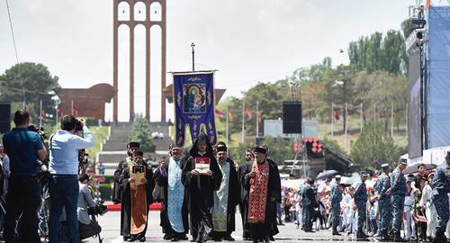 Сelebration of the 100th anniversary for the proclamation of the First Republic and Victory in the Battle of Sardarabad. Photo / Asatur Yesayants
https://ru.armeniasputnik.am/photo/20180528/12318942/Sardarapat-pervaya-respublika-prazdnik-parad-photo.htmlh