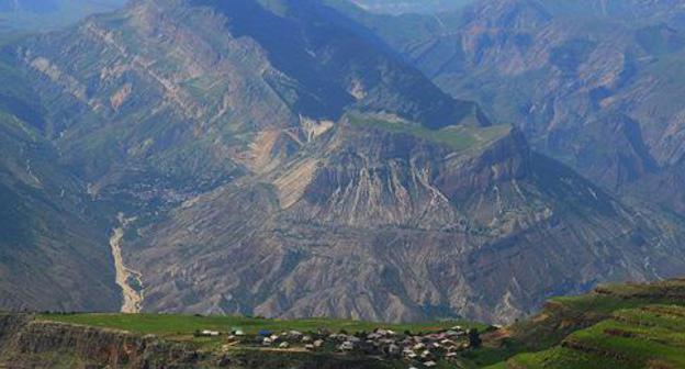 Mountains in Dagestan. Photo: Al Gimraviy https://ru.wikipedia.org