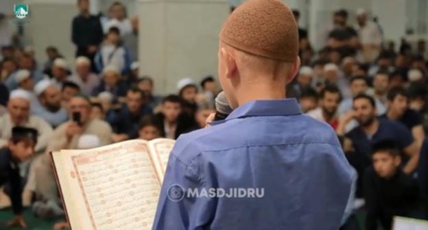 A contest of Koran reciters held in Makhachkala. Screenshot of a video https://www.youtube.com/watch?v=FXC1_qLM3aA