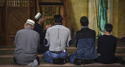 A namaz (prayer). Photo © Yelena Sineok, Yuga.ru