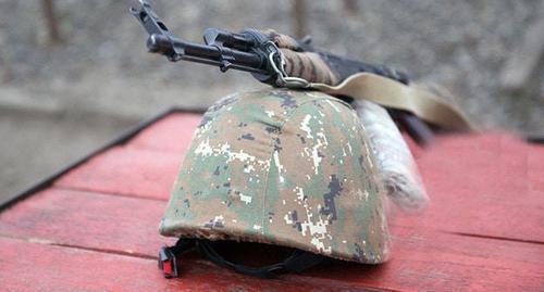 Armenia soldier helmet. Photo: © Sputnik/ Asatur Yesayants, https://ru.armeniasputnik.am/karabah/20180222/10649544/v-nagornom-karabahe-pogib-soldat.html