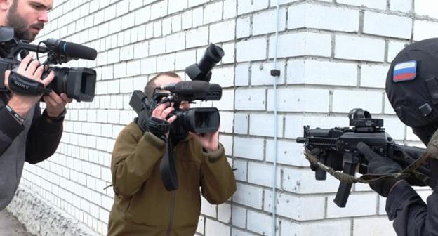 Educational-practical courses of extreme journalism "Bastion". Photo: http://nac.gov.ru/obuchenie-zhurnalistov/v-ryazanskoy-oblasti-proshli-zanyatiya-na-uchebno.html#